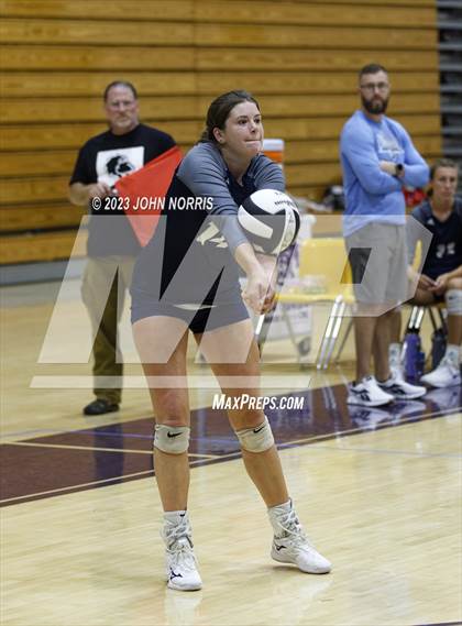 Thumbnail 2 in Leo vs Woodlan (Leo Invite) photogallery.