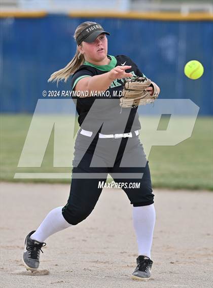 Thumbnail 1 in Yorktown vs. Jay County (IHSAA 3A Section 24 Championship)  photogallery.