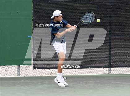 Thumbnail 2 in Coronado vs The Woodlands (UIL 6A Boys Singles State Quarterfinal) photogallery.