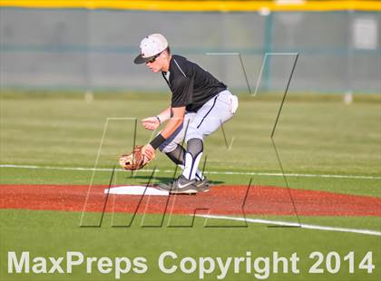 Thumbnail 1 in Liberty vs Hallsville (UIL 4A Regional Semifinal Playoff) photogallery.