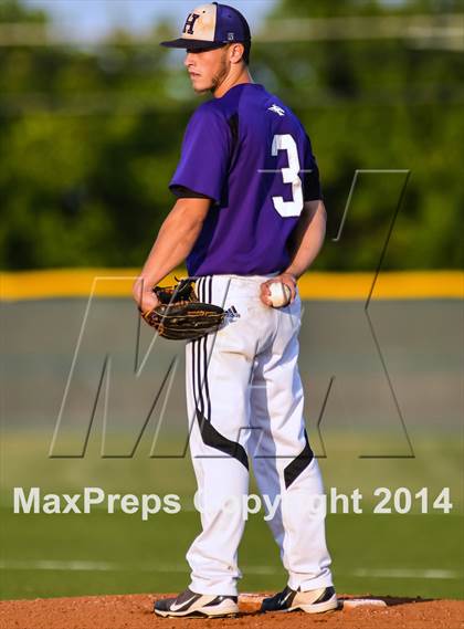 Thumbnail 2 in Liberty vs Hallsville (UIL 4A Regional Semifinal Playoff) photogallery.