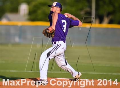 Thumbnail 2 in Liberty vs Hallsville (UIL 4A Regional Semifinal Playoff) photogallery.