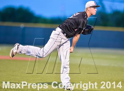 Thumbnail 3 in Liberty vs Hallsville (UIL 4A Regional Semifinal Playoff) photogallery.