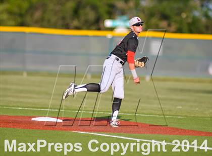 Thumbnail 1 in Liberty vs Hallsville (UIL 4A Regional Semifinal Playoff) photogallery.