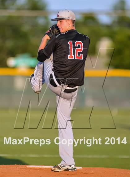 Thumbnail 3 in Liberty vs Hallsville (UIL 4A Regional Semifinal Playoff) photogallery.