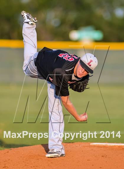 Thumbnail 3 in Liberty vs Hallsville (UIL 4A Regional Semifinal Playoff) photogallery.