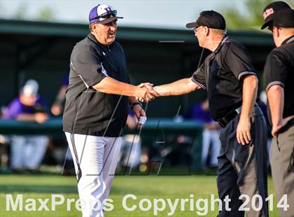Thumbnail 1 in Liberty vs Hallsville (UIL 4A Regional Semifinal Playoff) photogallery.