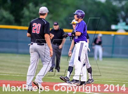 Thumbnail 2 in Liberty vs Hallsville (UIL 4A Regional Semifinal Playoff) photogallery.