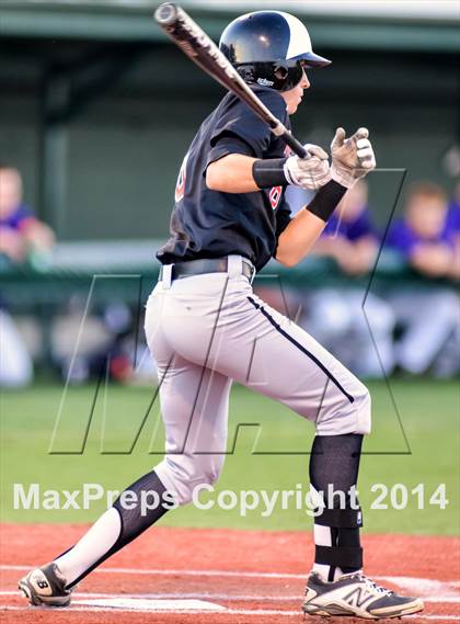 Thumbnail 2 in Liberty vs Hallsville (UIL 4A Regional Semifinal Playoff) photogallery.