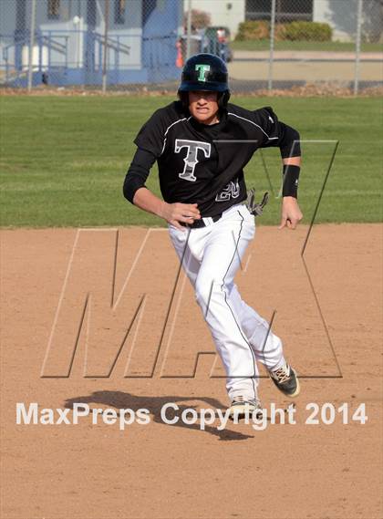 Thumbnail 2 in Delano @ Tehachapi photogallery.