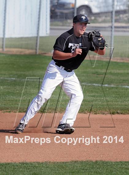 Thumbnail 3 in Delano @ Tehachapi photogallery.
