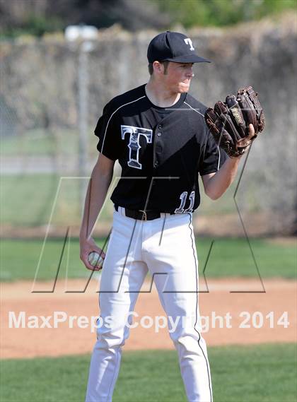Thumbnail 1 in Delano @ Tehachapi photogallery.