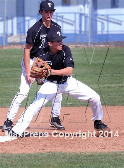 Thumbnail 3 in Delano @ Tehachapi photogallery.