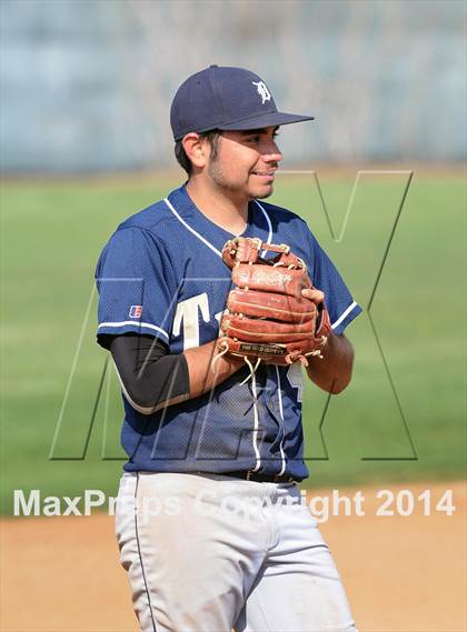 Thumbnail 2 in Delano @ Tehachapi photogallery.