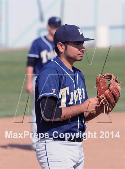 Thumbnail 3 in Delano @ Tehachapi photogallery.