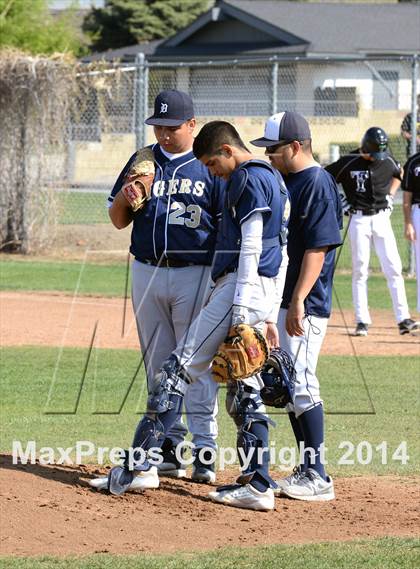 Thumbnail 2 in Delano @ Tehachapi photogallery.