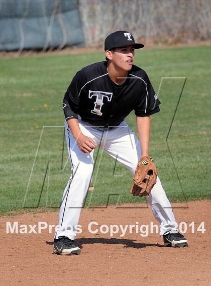 Thumbnail 2 in Delano @ Tehachapi photogallery.