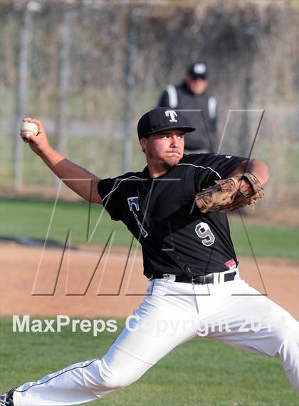 Thumbnail 1 in Delano @ Tehachapi photogallery.