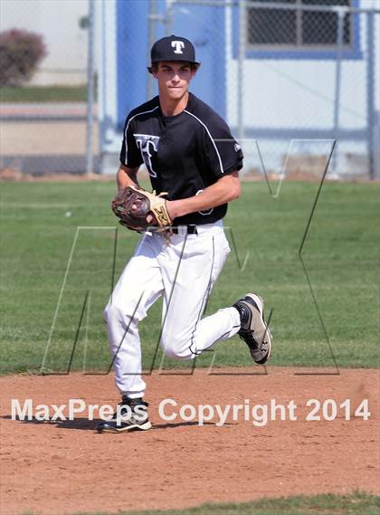 Thumbnail 3 in Delano @ Tehachapi photogallery.