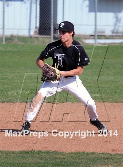Thumbnail 1 in Delano @ Tehachapi photogallery.