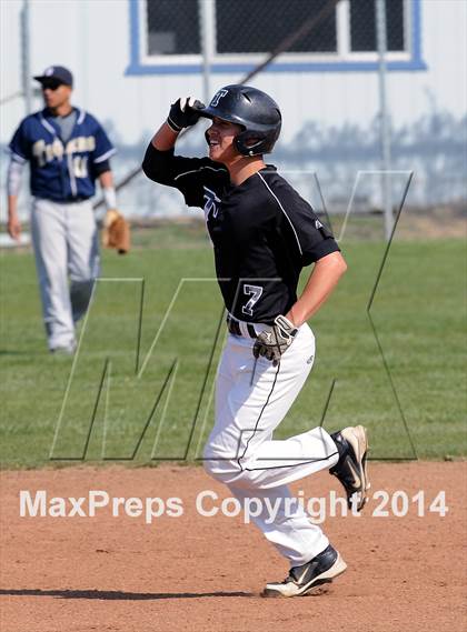 Thumbnail 2 in Delano @ Tehachapi photogallery.