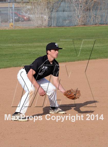 Thumbnail 2 in Delano @ Tehachapi photogallery.