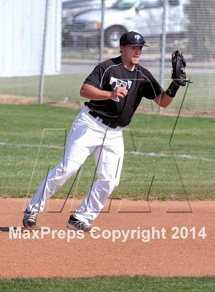 Thumbnail 1 in Delano @ Tehachapi photogallery.