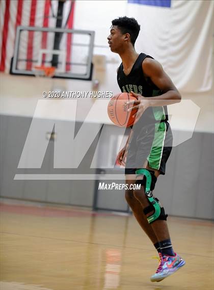 Thumbnail 2 in Farmingdale vs. Chaminade (LUHI Invitational Tournament)  photogallery.