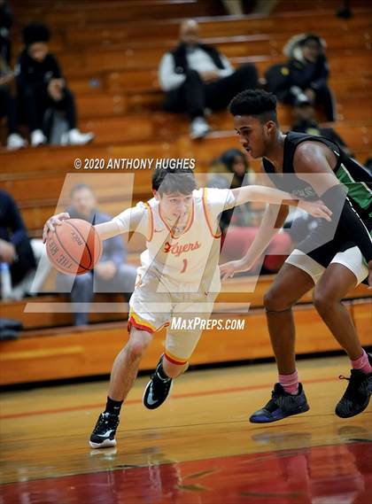 Thumbnail 3 in Farmingdale vs. Chaminade (LUHI Invitational Tournament)  photogallery.