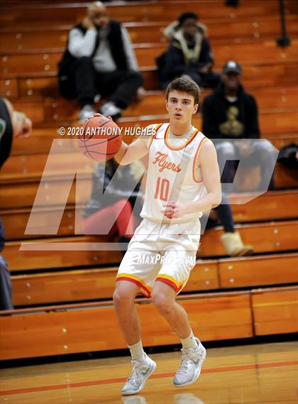 Thumbnail 3 in Farmingdale vs. Chaminade (LUHI Invitational Tournament)  photogallery.