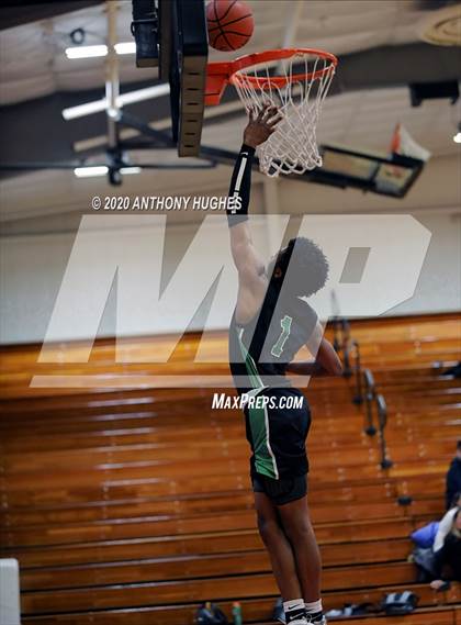 Thumbnail 2 in Farmingdale vs. Chaminade (LUHI Invitational Tournament)  photogallery.