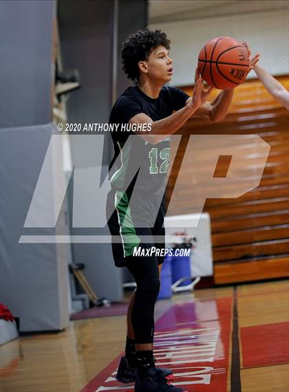 Thumbnail 3 in Farmingdale vs. Chaminade (LUHI Invitational Tournament)  photogallery.