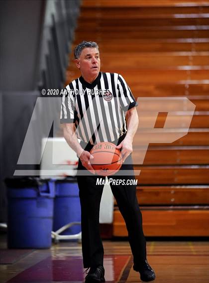 Thumbnail 2 in Farmingdale vs. Chaminade (LUHI Invitational Tournament)  photogallery.
