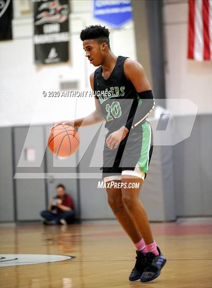 Thumbnail 1 in Farmingdale vs. Chaminade (LUHI Invitational Tournament)  photogallery.
