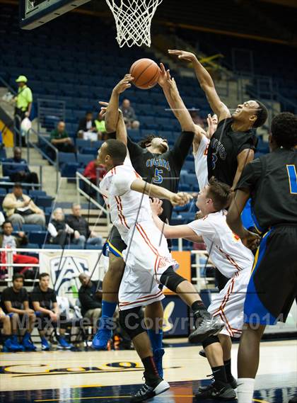 Thumbnail 1 in Jesuit vs. Newark Memorial (MaxPreps MLK Classic) photogallery.