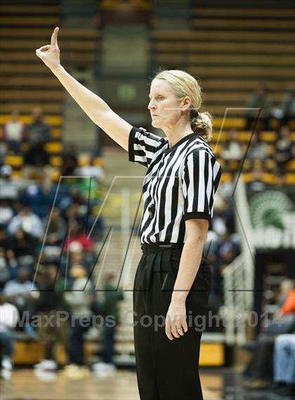Thumbnail 1 in Jesuit vs. Newark Memorial (MaxPreps MLK Classic) photogallery.