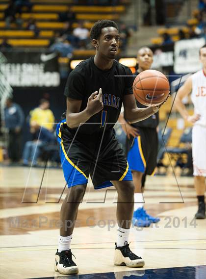 Thumbnail 1 in Jesuit vs. Newark Memorial (MaxPreps MLK Classic) photogallery.