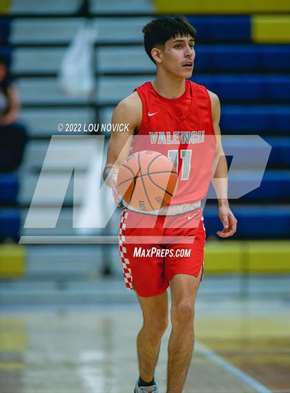 Thumbnail 1 in Valencia vs. Los Alamos (Capital City Tournament) photogallery.