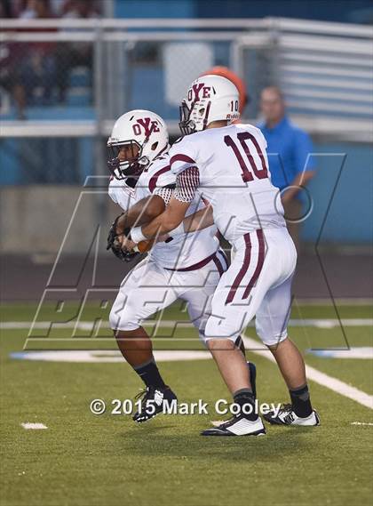 Thumbnail 3 in Cameron Yoe @ China Spring photogallery.