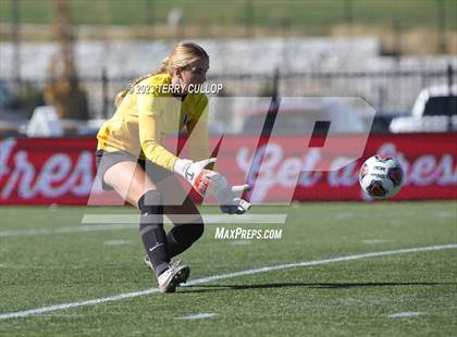Thumbnail 2 in Lone Peak vs. Layton (UHSAA 6A Semifinal) photogallery.