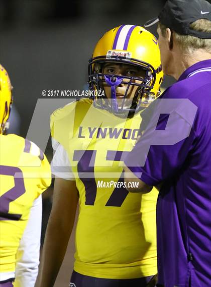 Thumbnail 3 in Lynwood vs. Warren photogallery.
