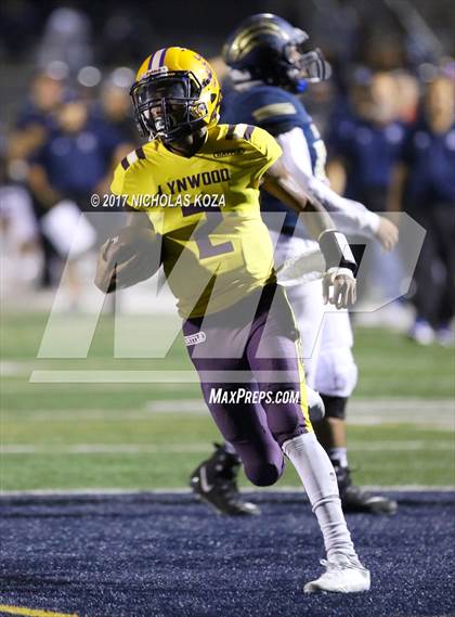 Thumbnail 3 in Lynwood vs. Warren photogallery.