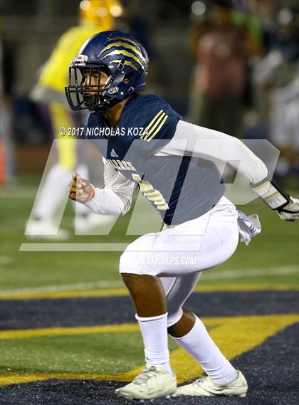 Thumbnail 1 in Lynwood vs. Warren photogallery.