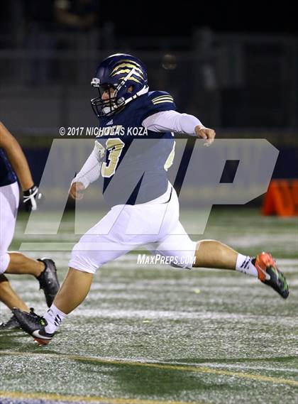 Thumbnail 3 in Lynwood vs. Warren photogallery.