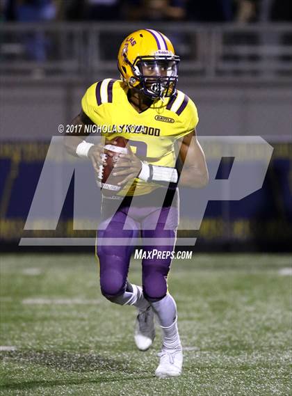 Thumbnail 3 in Lynwood vs. Warren photogallery.