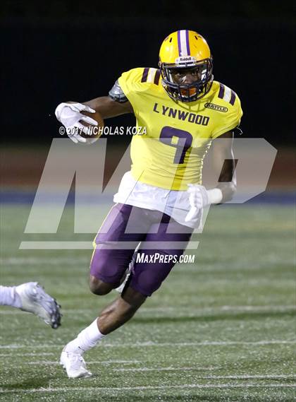 Thumbnail 1 in Lynwood vs. Warren photogallery.