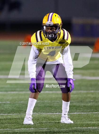Thumbnail 2 in Lynwood vs. Warren photogallery.