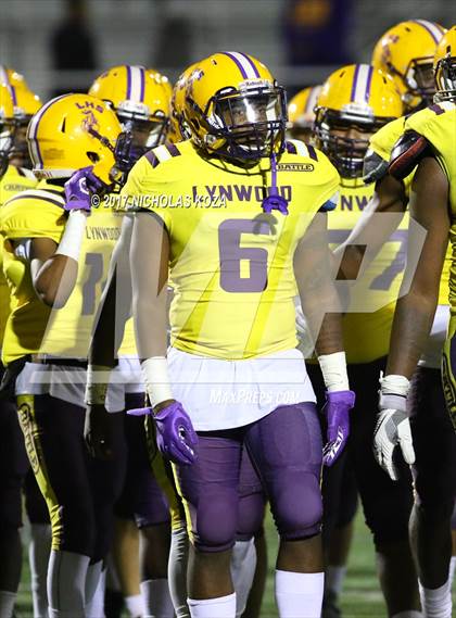 Thumbnail 1 in Lynwood vs. Warren photogallery.