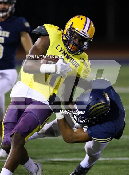 Thumbnail 2 in Lynwood vs. Warren photogallery.