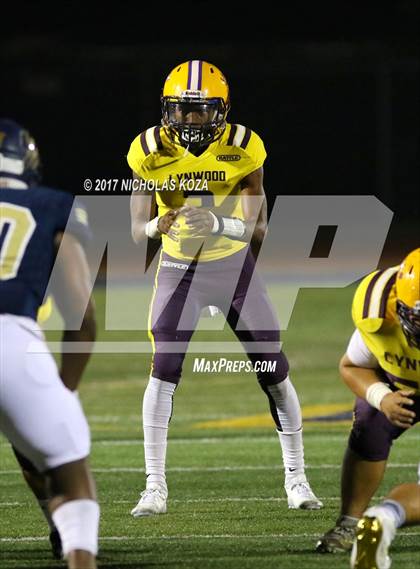 Thumbnail 3 in Lynwood vs. Warren photogallery.